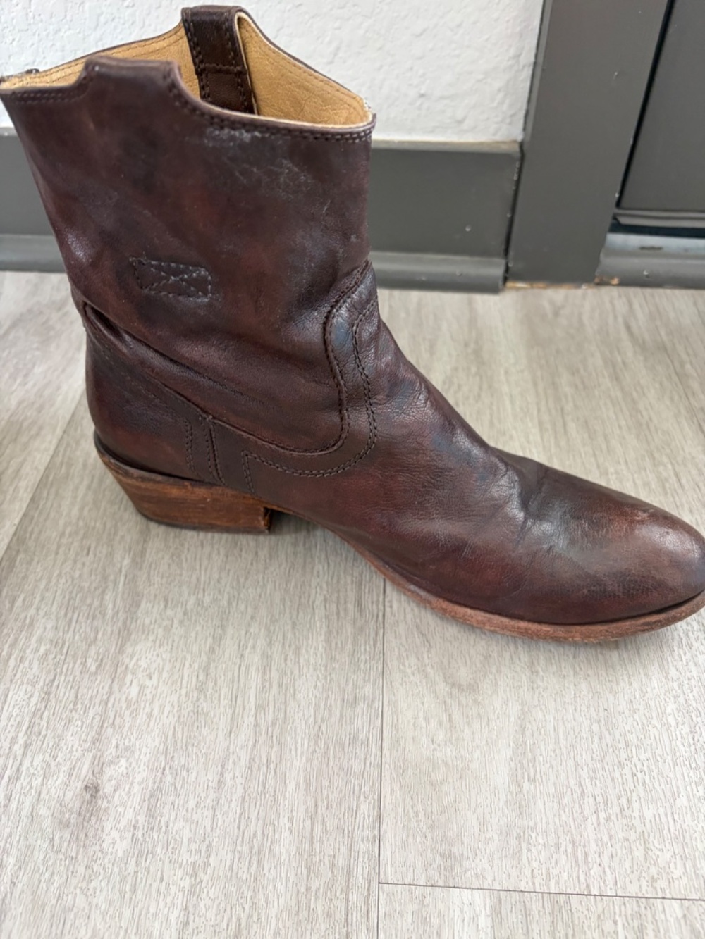 FRYE Billy short boots 9B